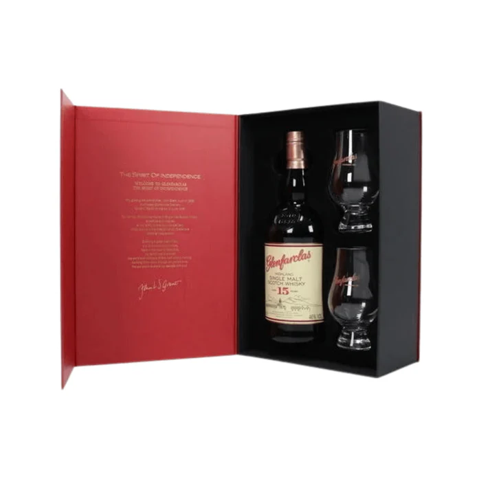 Glenfarclas 15 Year Old Single Malt Scotch Whisky + 2 Glencairn Glasses Gift Pack 700ml